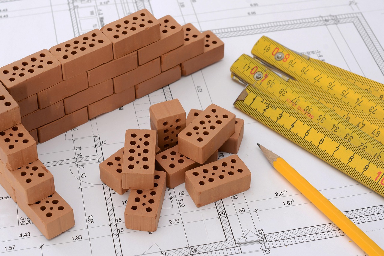 Scopri di più sull'articolo Quando serve rivolgersi a un geometra? Tutti i casi in cui è fondamentale